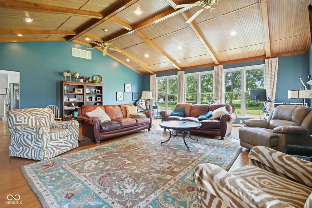 5479 S 200 E Anderson, IN 46017