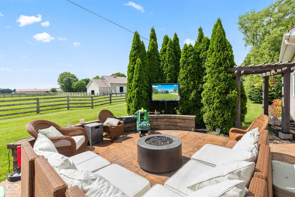 5479 S 200 E Anderson, IN 46017