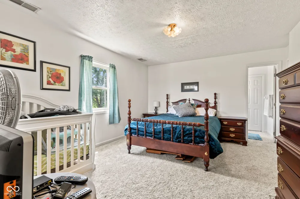 5479 S 200 E Anderson, IN 46017