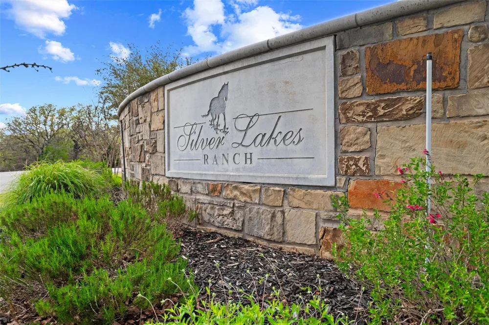 169 Post Oak Cove Sunset, TX 76270