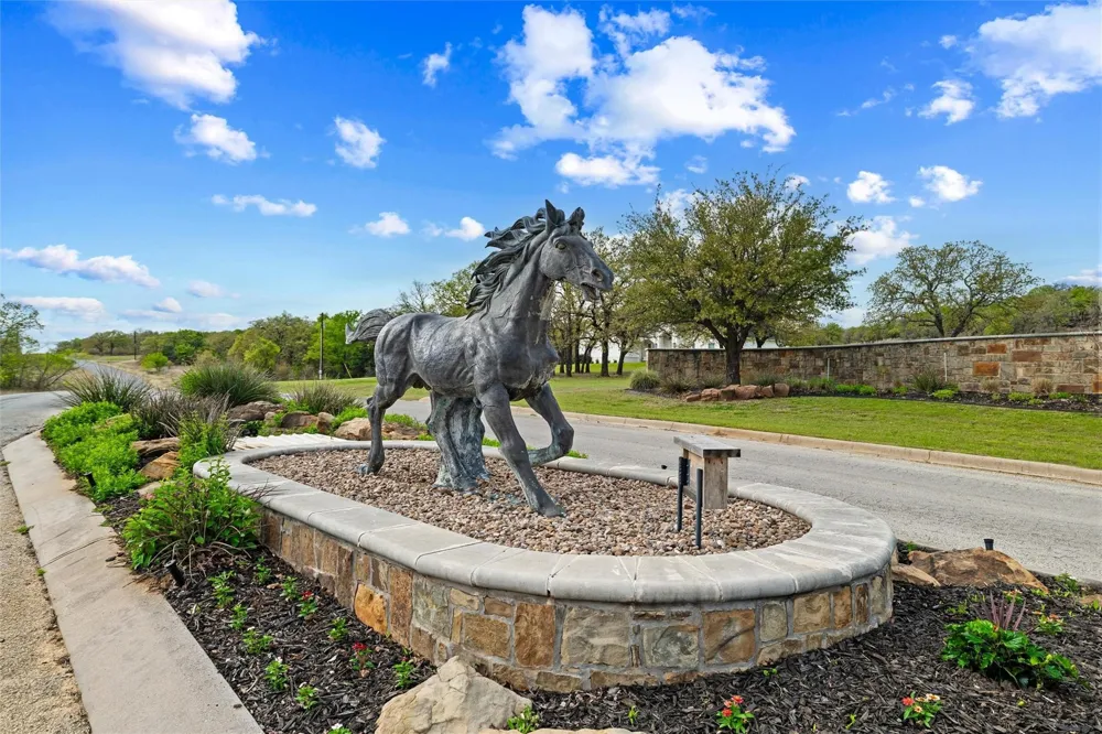 169 Post Oak Cove Sunset, TX 76270