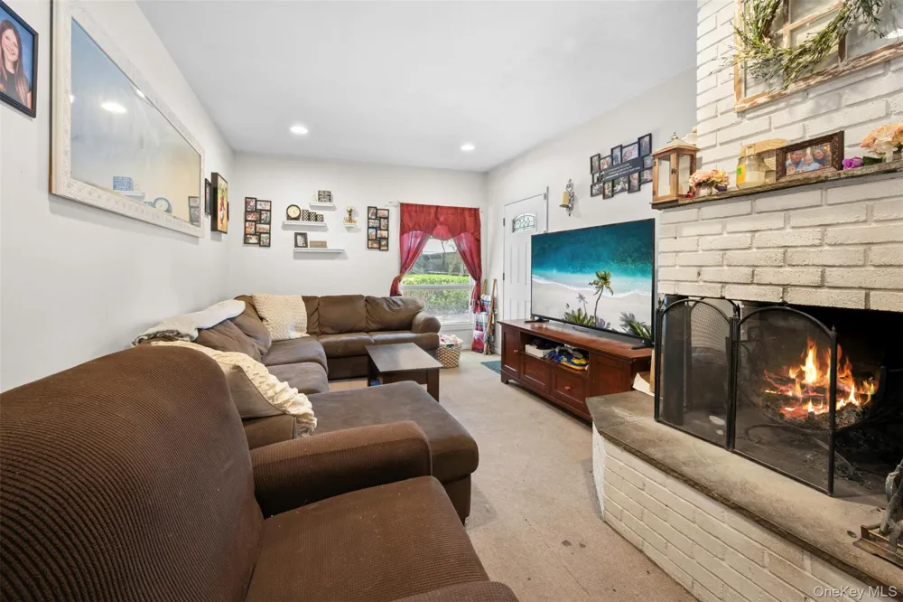 10 Hunter Avenue Miller Place, NY 11764