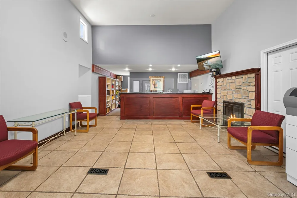 10 Hunter Avenue Miller Place, NY 11764