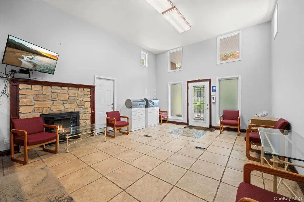 10 Hunter Avenue Miller Place, NY 11764