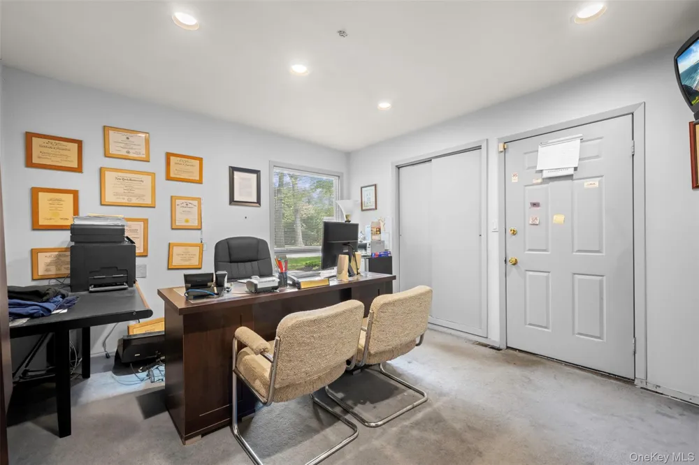 10 Hunter Avenue Miller Place, NY 11764