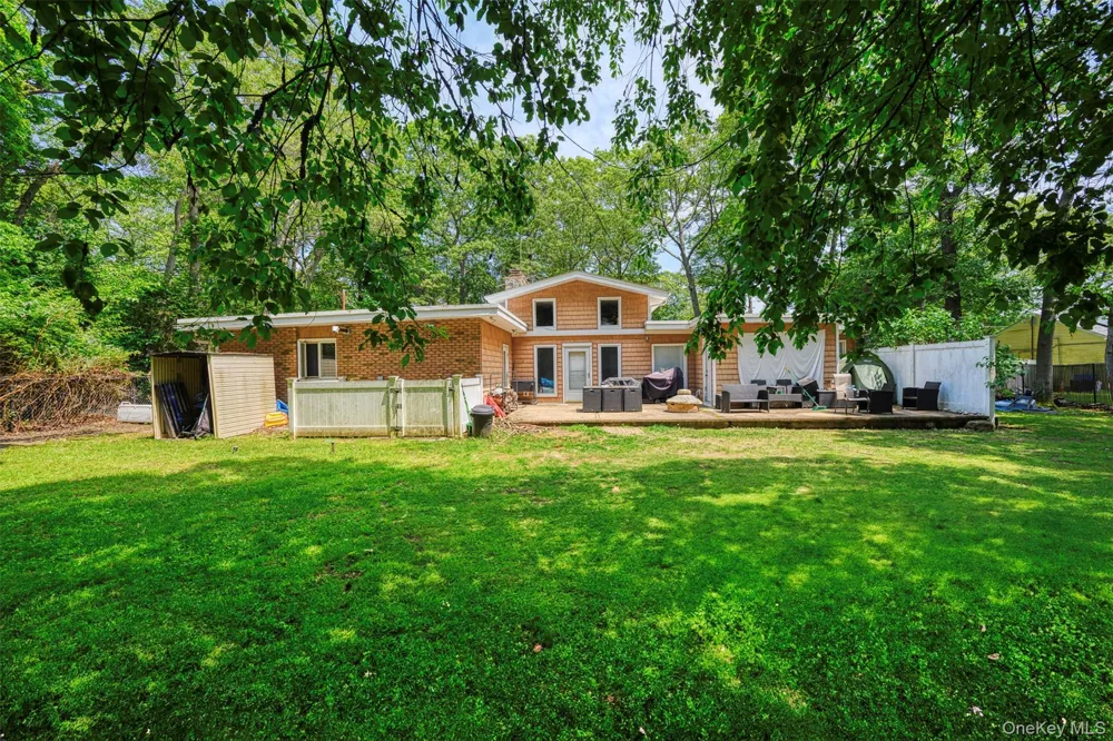 10 Hunter Avenue Miller Place, NY 11764