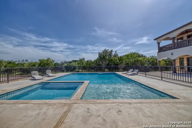 1747 Mountain Valley Concan, TX 78838