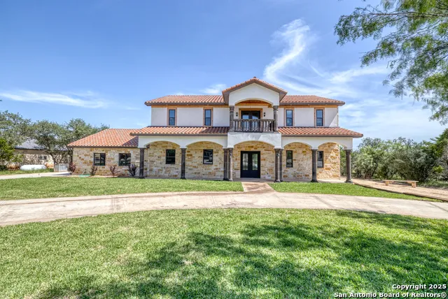1747 Mountain Valley Concan, TX 78838