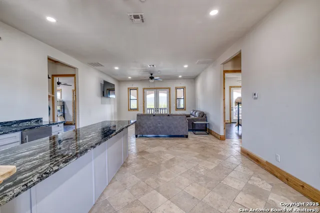 1747 Mountain Valley Concan, TX 78838