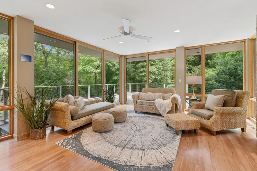 685 Hidden Creek Trail Mendota Heights, MN 55118