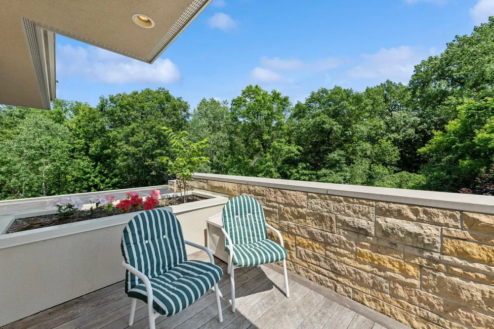 685 Hidden Creek Trail Mendota Heights, MN 55118