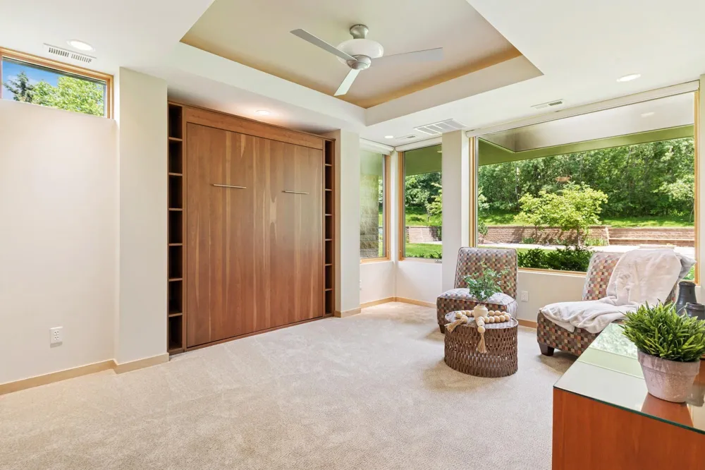 685 Hidden Creek Trail Mendota Heights, MN 55118