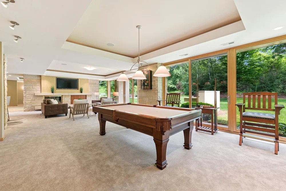 685 Hidden Creek Trail Mendota Heights, MN 55118