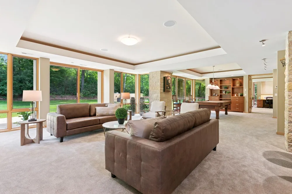 685 Hidden Creek Trail Mendota Heights, MN 55118
