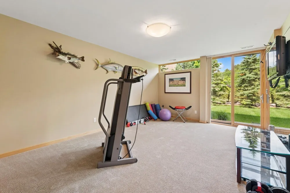 685 Hidden Creek Trail Mendota Heights, MN 55118