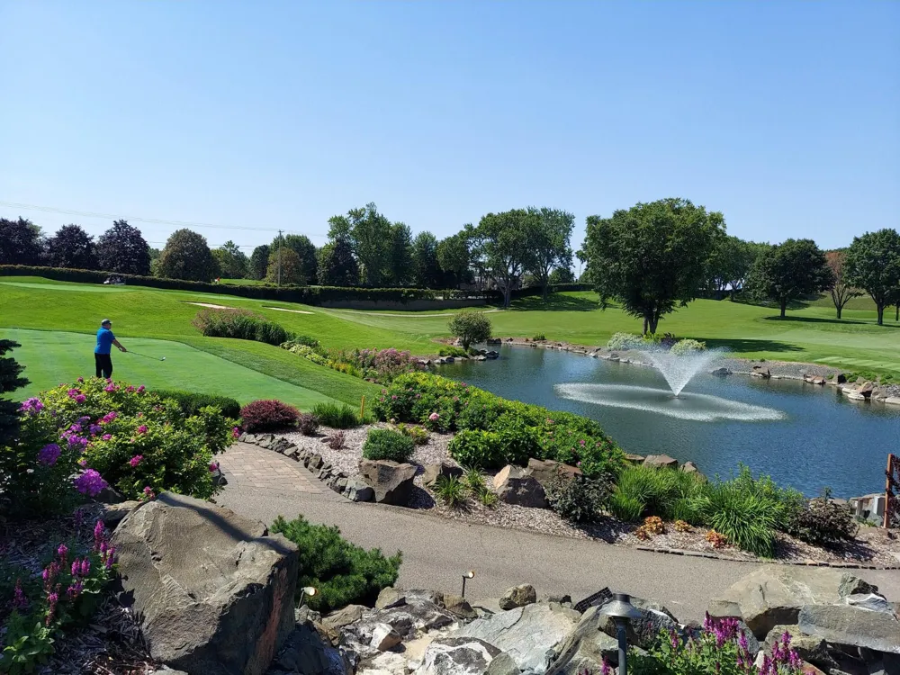 685 Hidden Creek Trail Mendota Heights, MN 55118