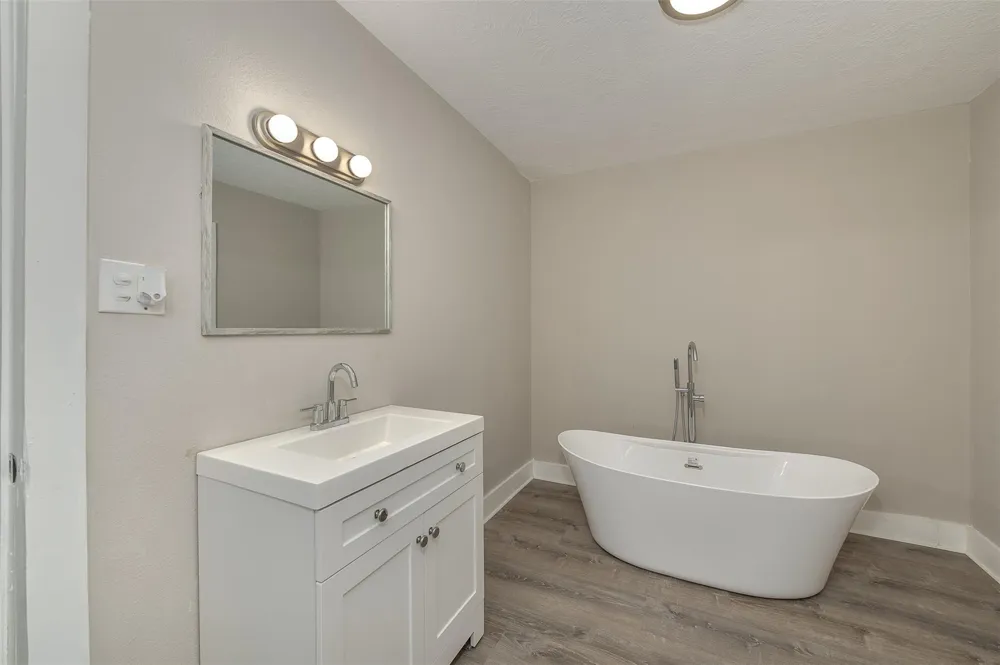 203 Texas Street Madisonville, TX 77864