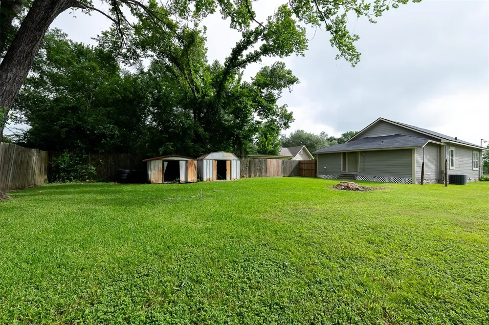 203 Texas Street Madisonville, TX 77864