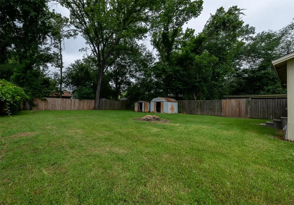 203 Texas Street Madisonville, TX 77864