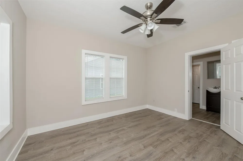 203 Texas Street Madisonville, TX 77864