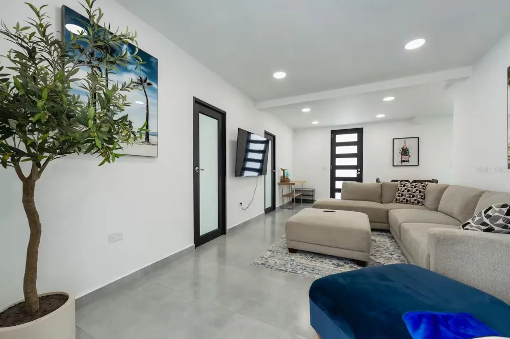149 CALLE DELBREY San Juan, PR 00911