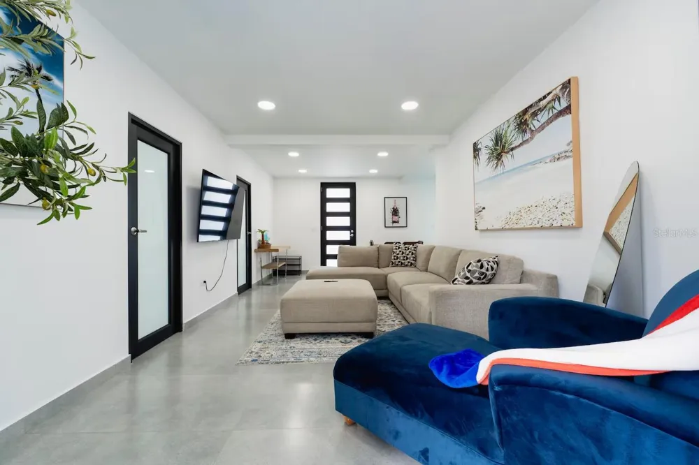 149 CALLE DELBREY San Juan, PR 00911