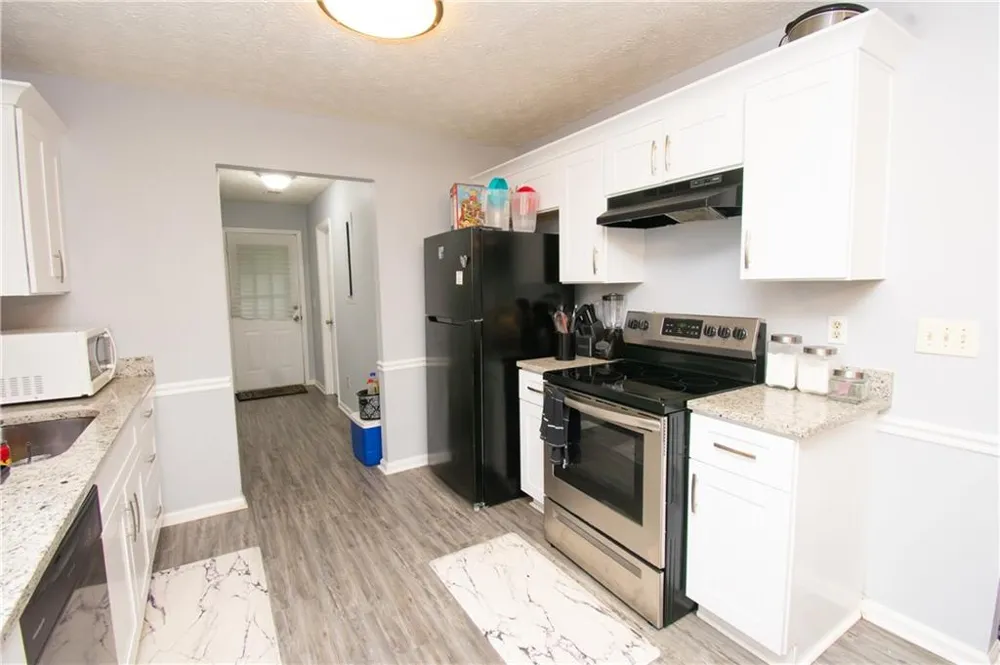 6847 S Lakewood Terrace Douglasville, GA 30135