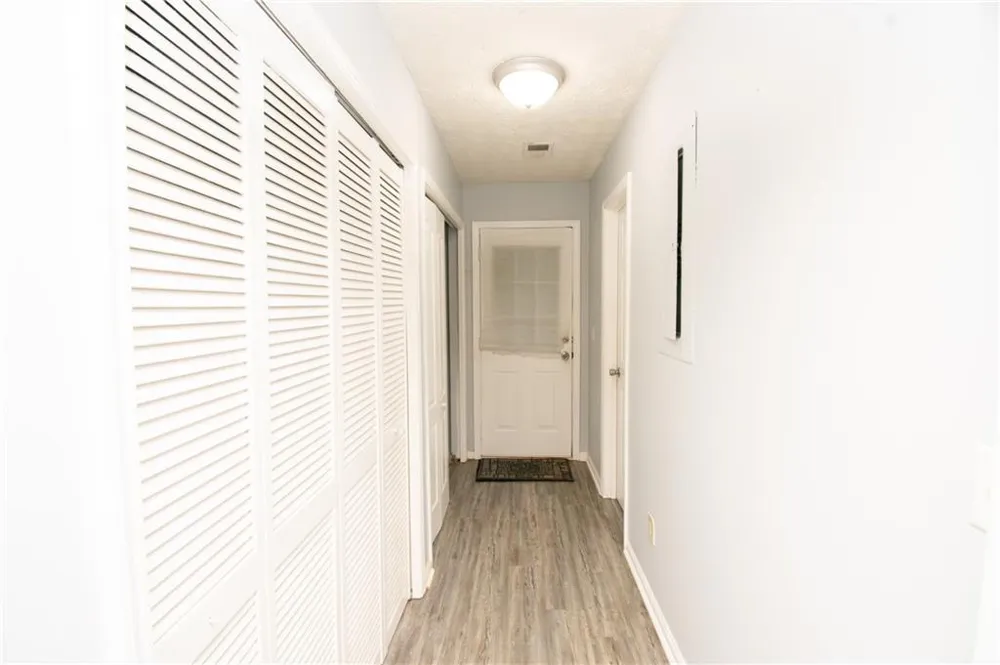 6847 S Lakewood Terrace Douglasville, GA 30135