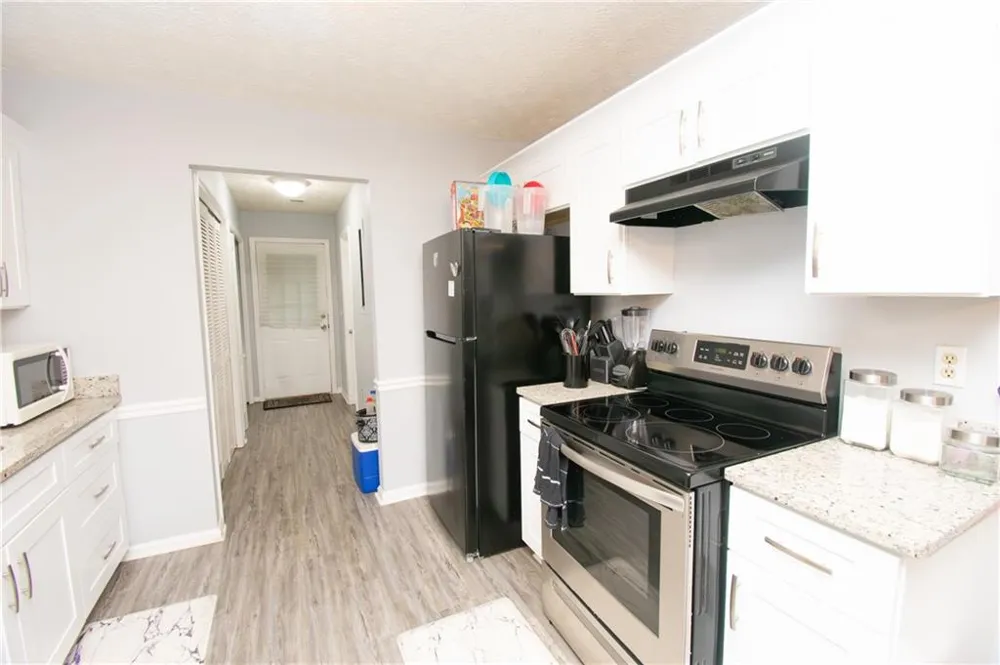 6847 S Lakewood Terrace Douglasville, GA 30135