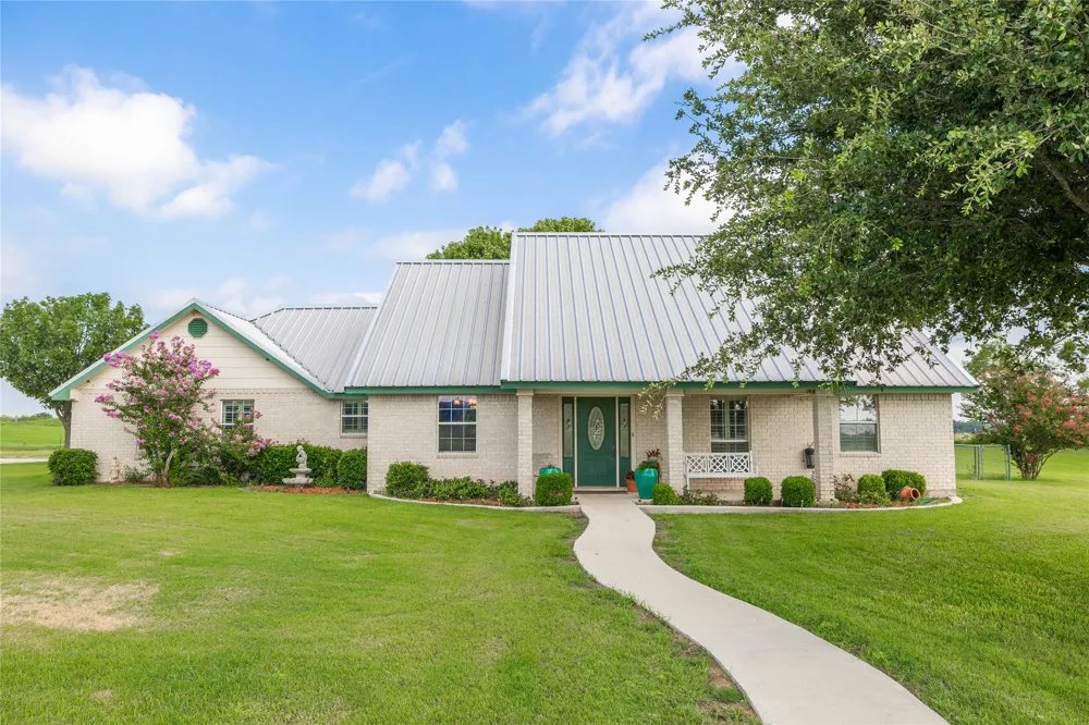 8430 Highway 16 De Leon, TX 76444