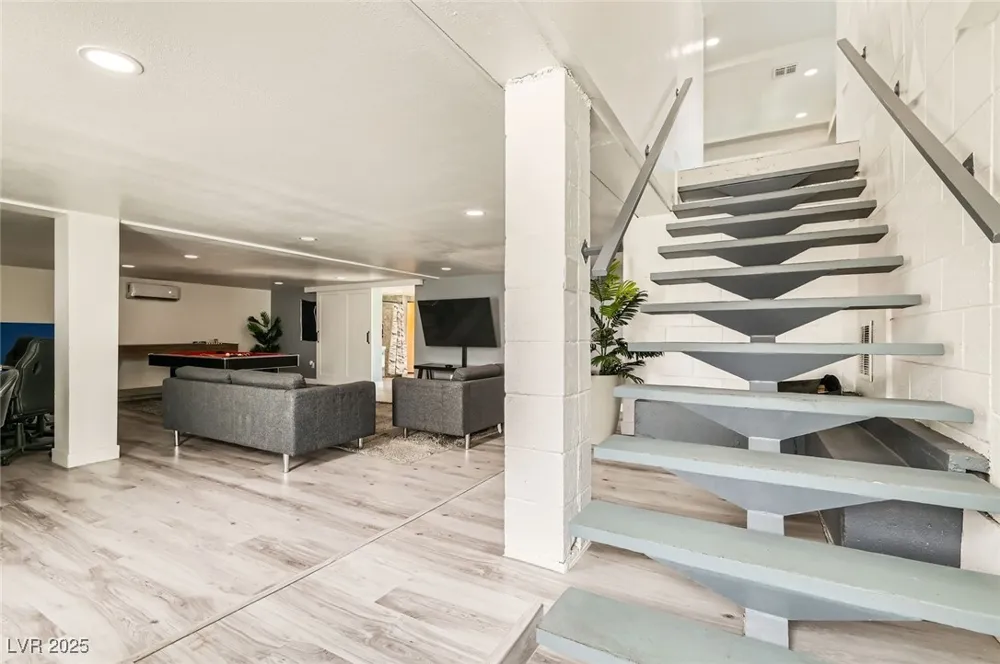 2520 Castlesands Way Las Vegas, NV 89121