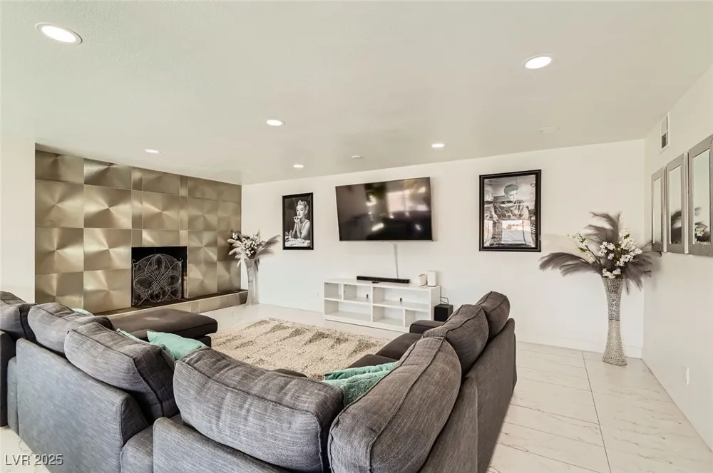 2520 Castlesands Way Las Vegas, NV 89121