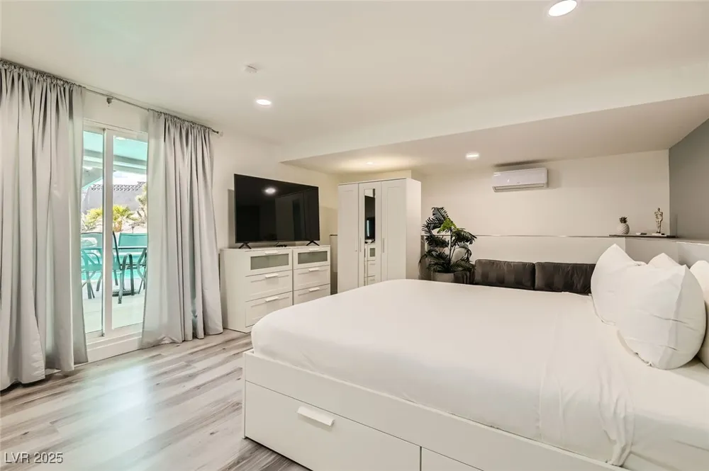 2520 Castlesands Way Las Vegas, NV 89121