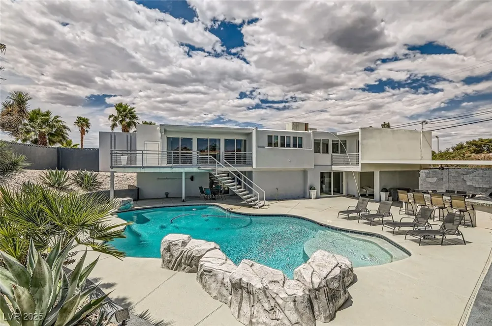 2520 Castlesands Way Las Vegas, NV 89121