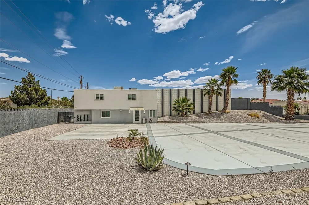 2520 Castlesands Way Las Vegas, NV 89121