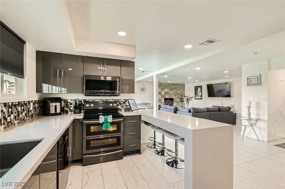 2520 Castlesands Way Las Vegas, NV 89121