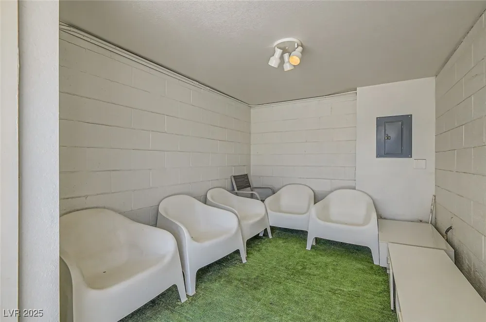 2520 Castlesands Way Las Vegas, NV 89121