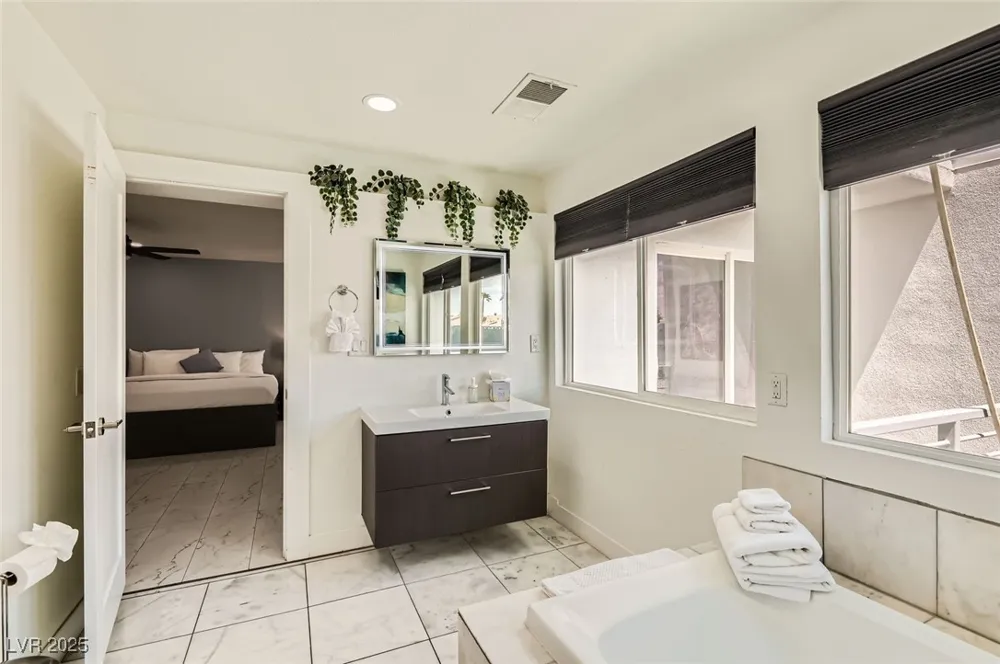 2520 Castlesands Way Las Vegas, NV 89121
