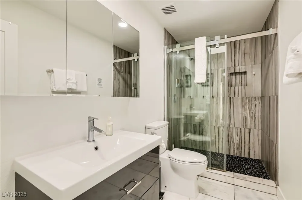 2520 Castlesands Way Las Vegas, NV 89121