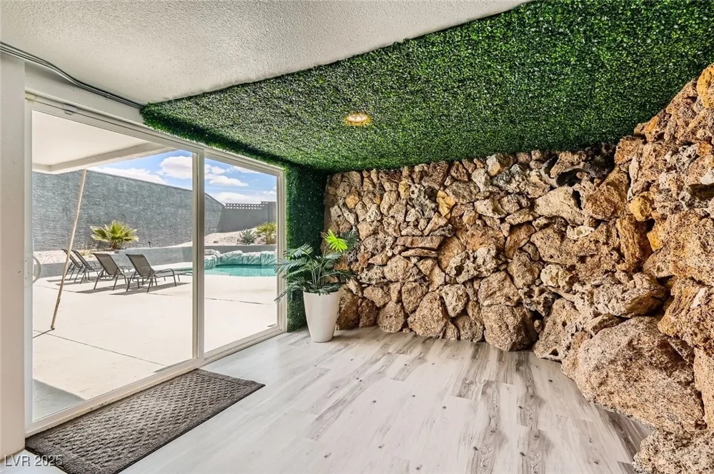 2520 Castlesands Way Las Vegas, NV 89121