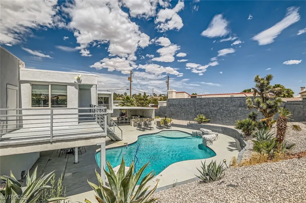 2520 Castlesands Way Las Vegas, NV 89121