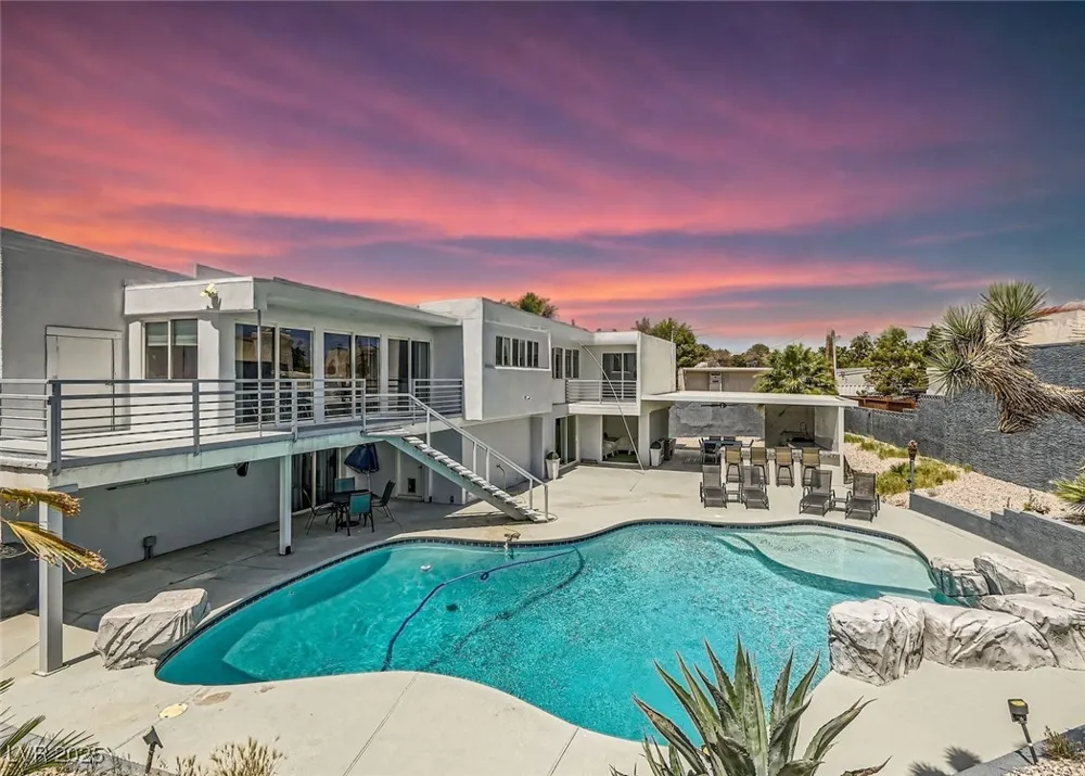 2520 Castlesands Way Las Vegas, NV 89121