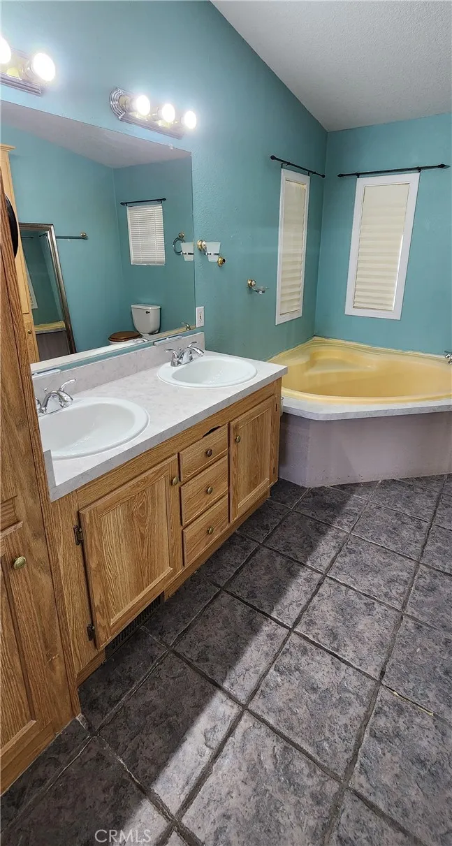 690 Riviera Drive Blythe, CA 92225