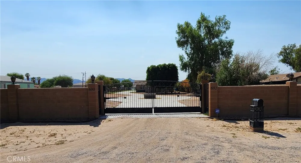 690 Riviera Drive Blythe, CA 92225