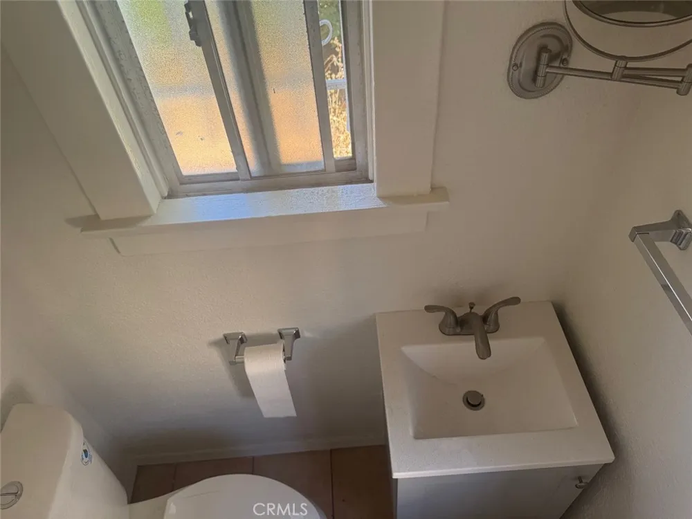 788 E 40th Place Los Angeles, CA 90011