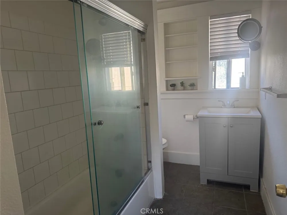 788 E 40th Place Los Angeles, CA 90011
