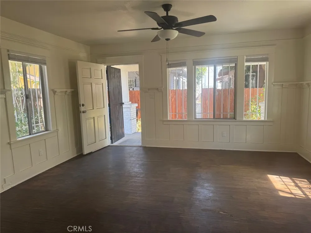 788 E 40th Place Los Angeles, CA 90011
