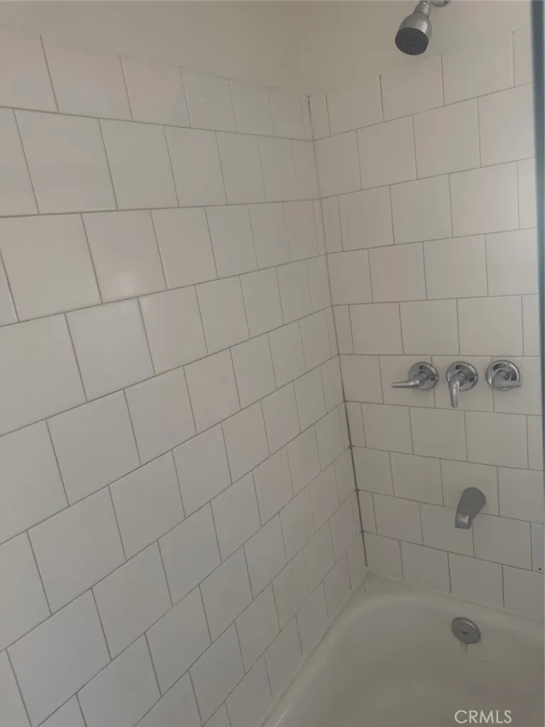 788 E 40th Place Los Angeles, CA 90011