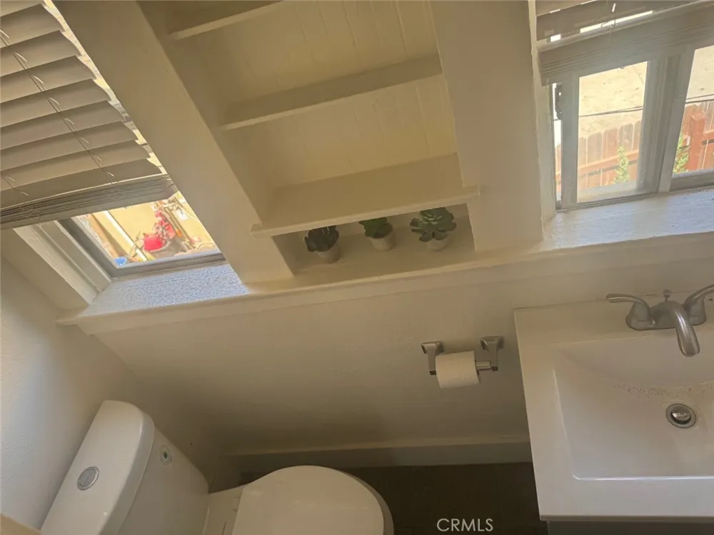 788 E 40th Place Los Angeles, CA 90011