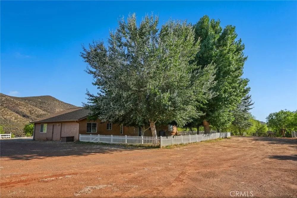 11709 Mint Canyon Road Agua Dulce, CA 91390